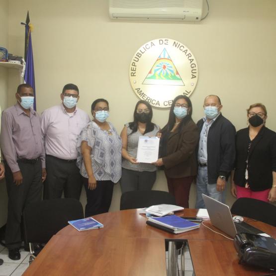 Pares presentan Informe de Visita de Verificación Externa - URACCAN