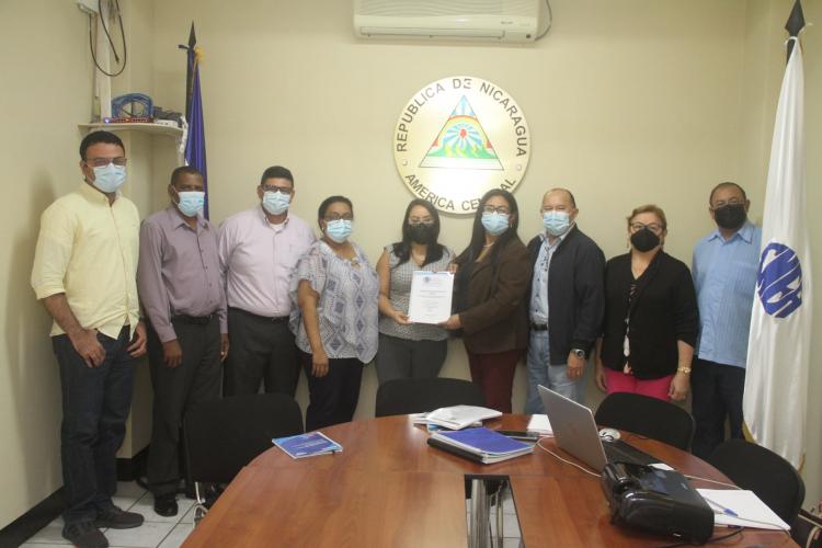 Pares presentan Informe de Visita de Verificación Externa - URACCAN